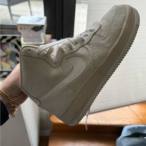 NIKE AIR FORCE 1 CREAM HIGHTOPS
